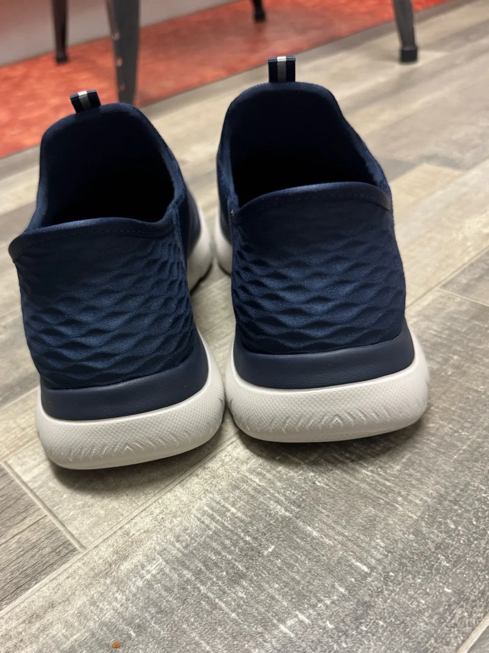 Men’s Skechers Slip-On Knit Athletic Shoes Navy White Comfort Size US 8 Casual